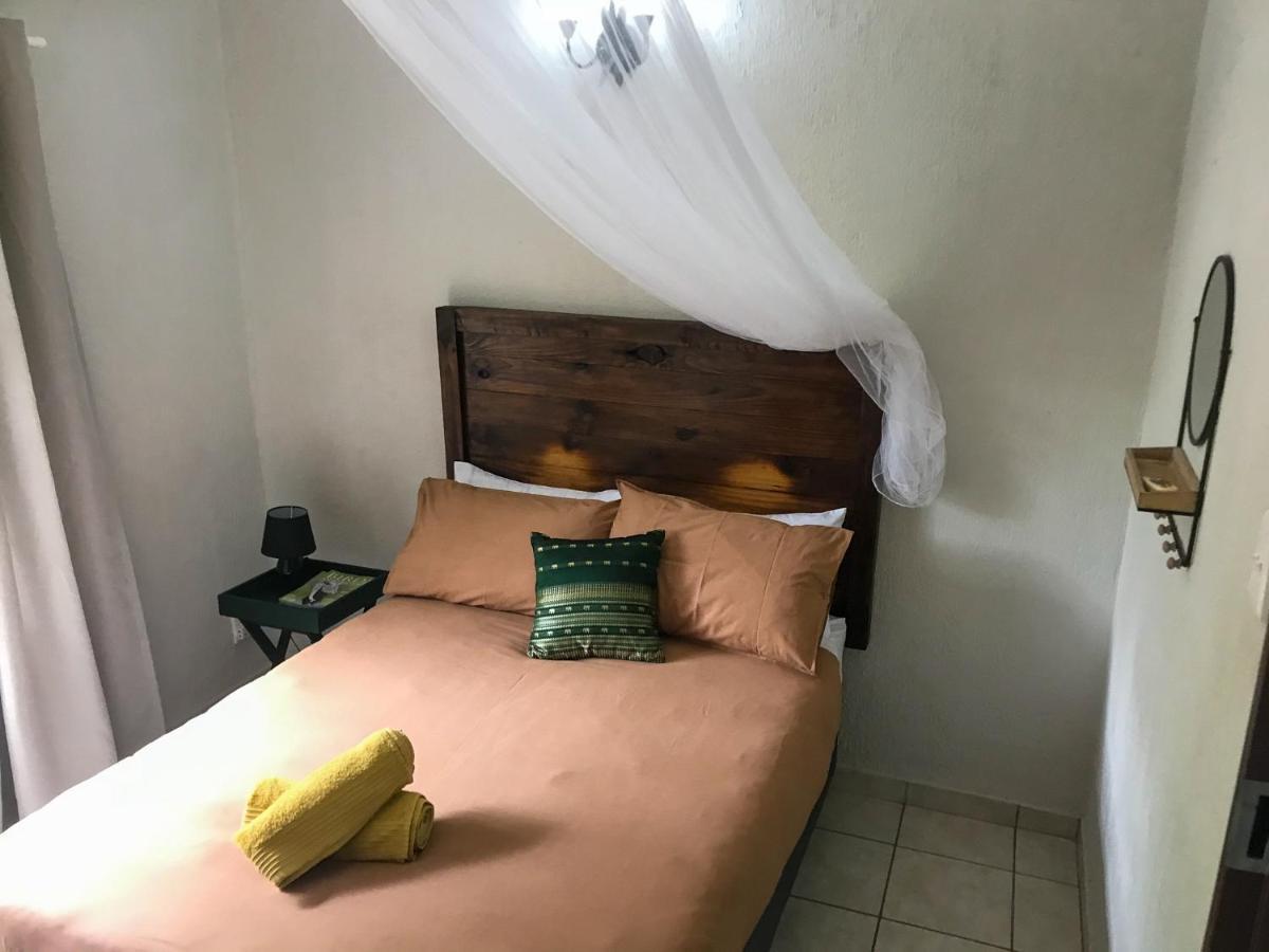 Hello Kruger Hideaway Cottage & Skilpad Studio Marloth Park Ngoại thất bức ảnh