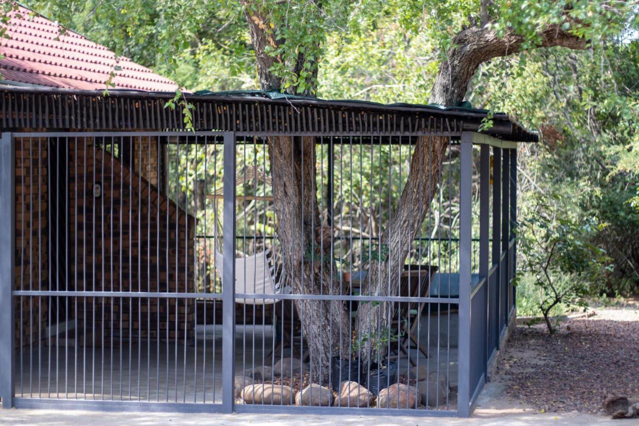 Hello Kruger Hideaway Cottage & Skilpad Studio Marloth Park Ngoại thất bức ảnh