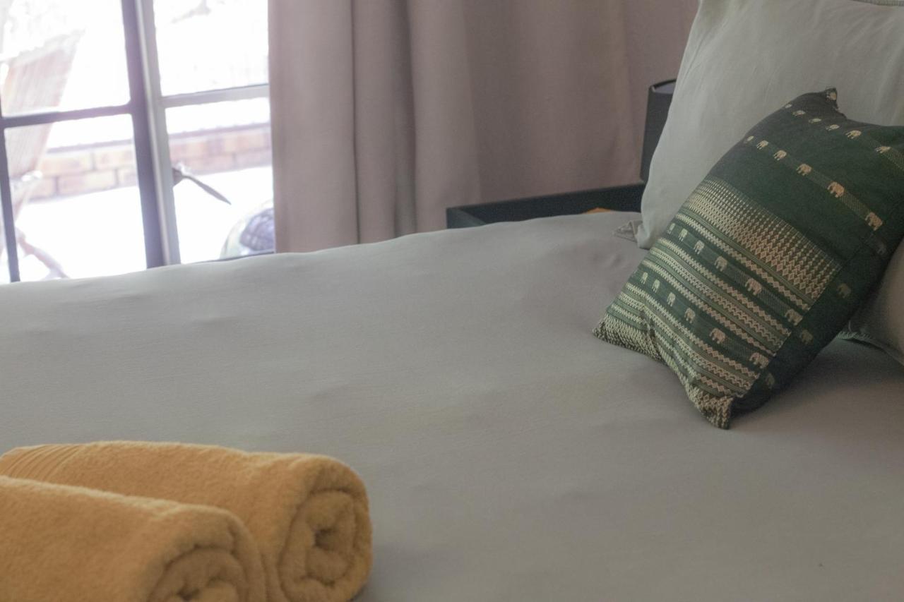 Hello Kruger Hideaway Cottage & Skilpad Studio Marloth Park Ngoại thất bức ảnh